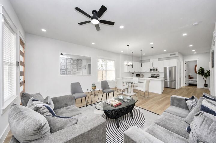 Property Photo: 1510 E 31st Street A TX 77022