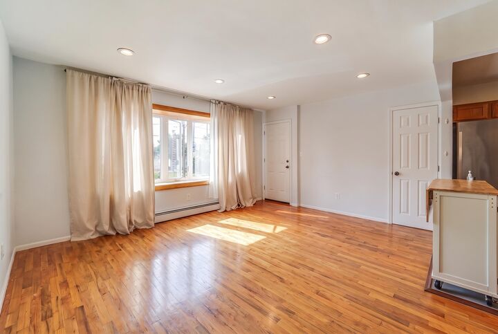 Property Photo:  565 Central Ave 1  NJ 07307 