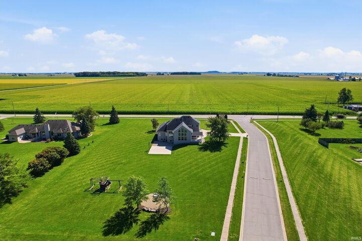 Property Photo: 4424 Homestead Trail IN 46797-9720
