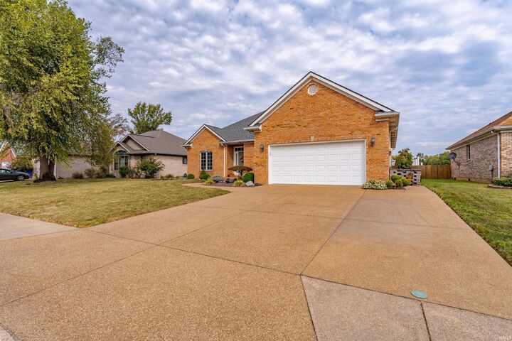 Property Photo:  200 Westbriar Road  IN 47630 