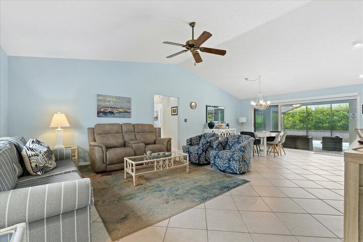 Property Photo: 916 Loyalty Avenue FL 34145