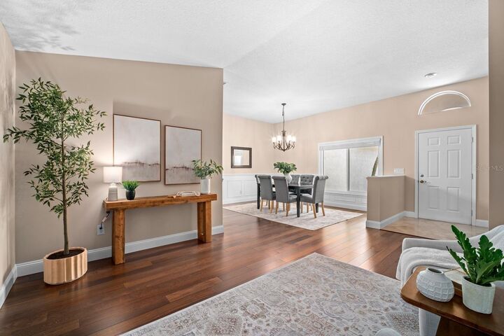 Property Photo:  3912 Appletree Drive  FL 33594 