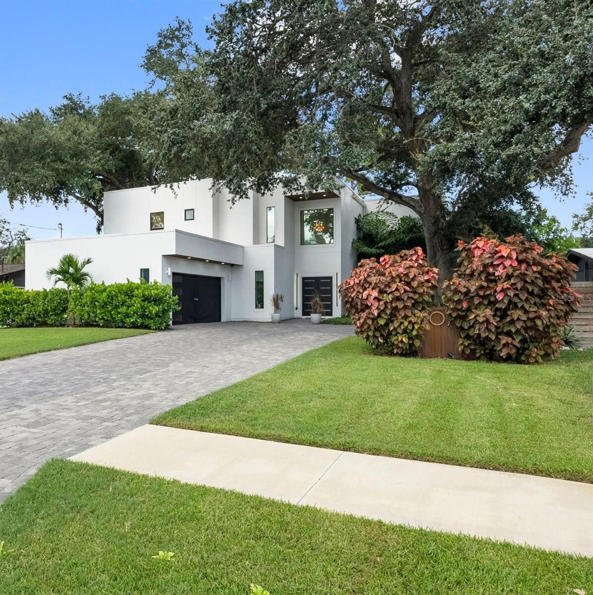 Property Photo: 4507 W Price Avenue FL 33611