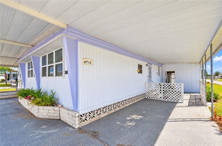 Property Photo:  4710 Windy Lane  FL 33541 