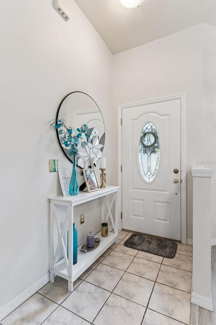 Property Photo:  483 Lake Suzanne Drive  FL 33859 