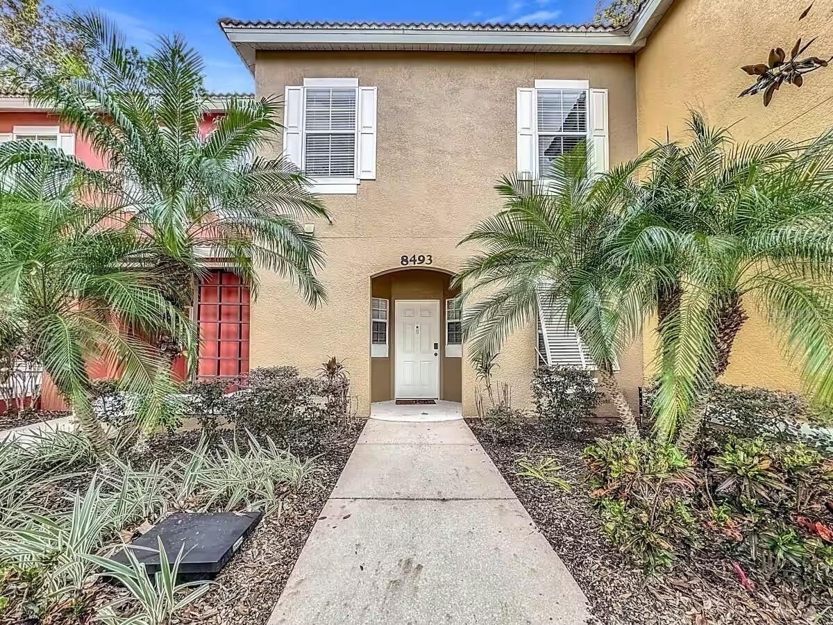 Property Photo: 8493 Crystal Cove Loop FL 34747