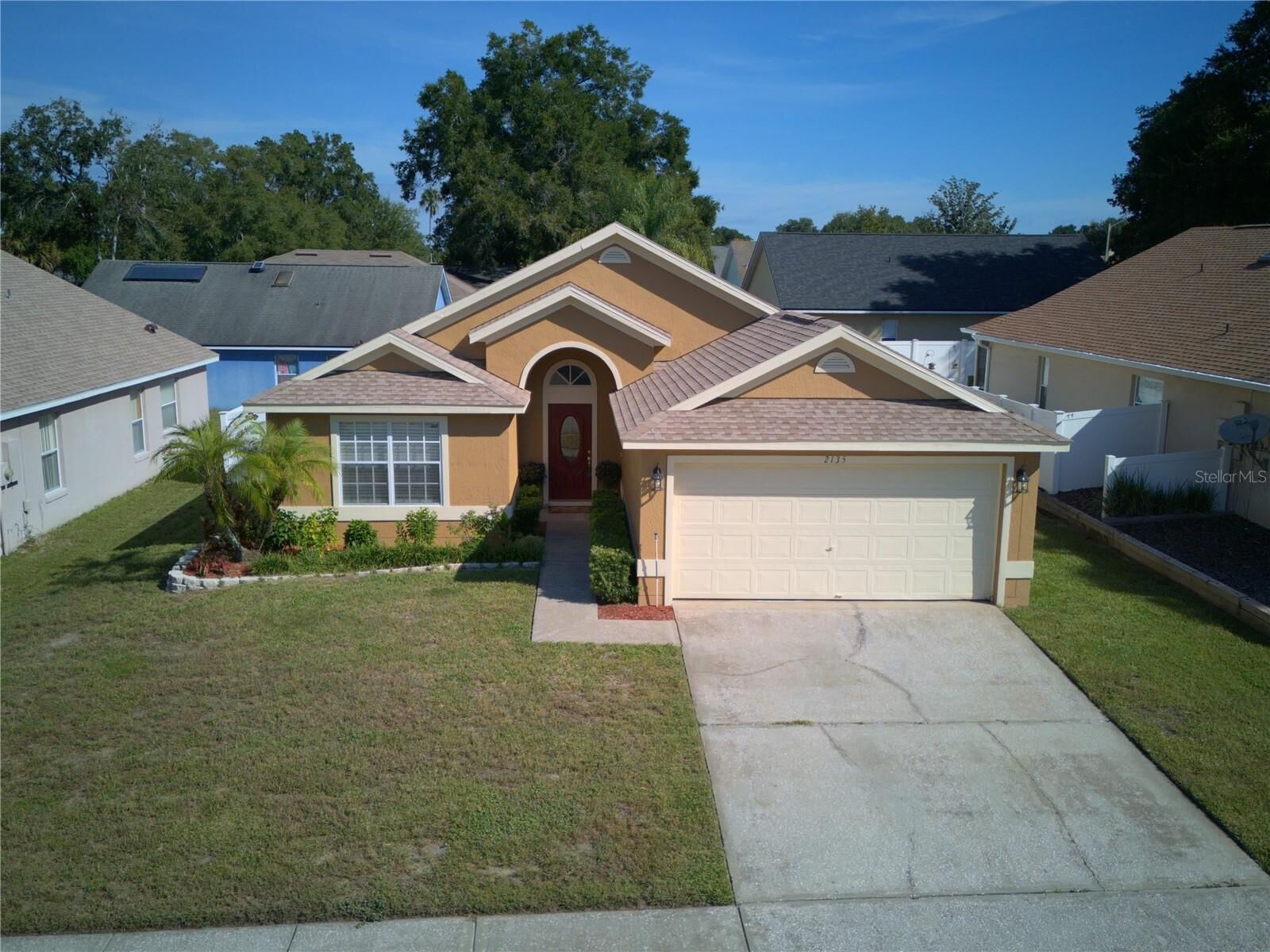 Property Photo: 2135 Cobblefield Circle FL 32703