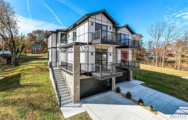 Property Photo:  512 W 2nd Street  MO 63090 