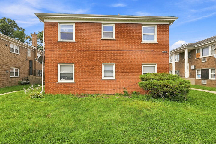 Property Photo: 15018 Dorchester Avenue IL 60419