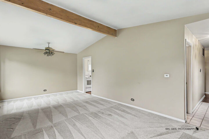 Property Photo:  16 W Jeffery Avenue  IL 60090 