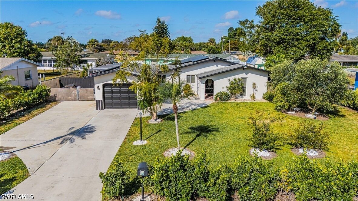 Property Photo:  106 Starview Avenue  FL 33936 