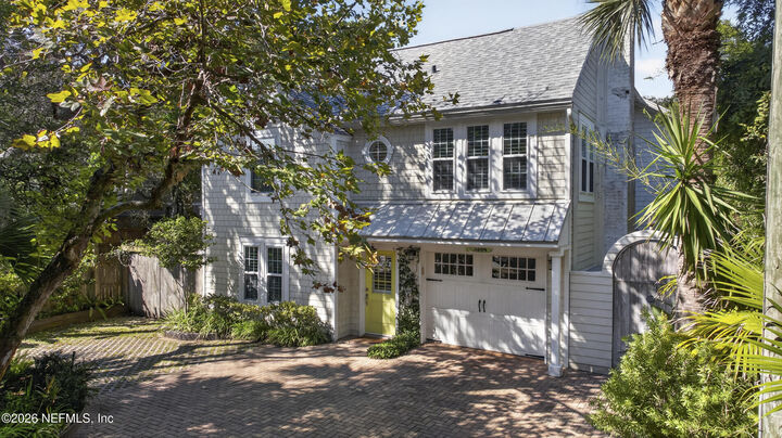 Property Photo:  1604 Coquina Place  FL 32233 