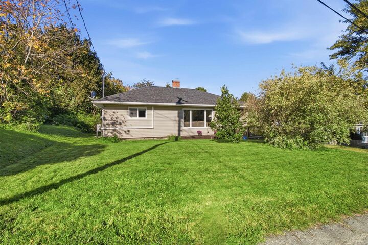 Property Photo:  122 Campbell Avenue  NS B0N 2T0 