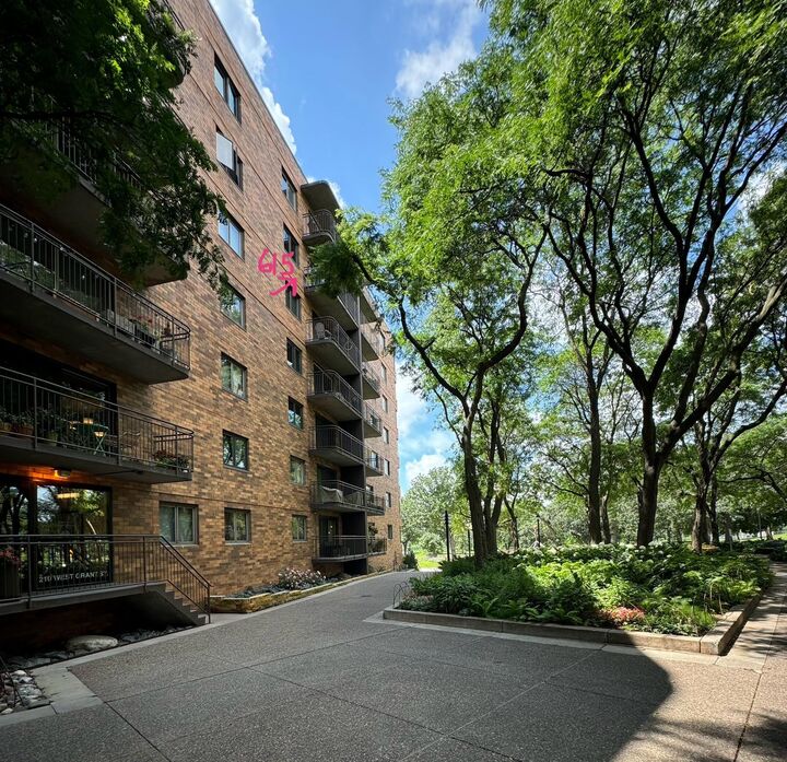 Property Photo: 210 W Grant Street 615 MN 55403