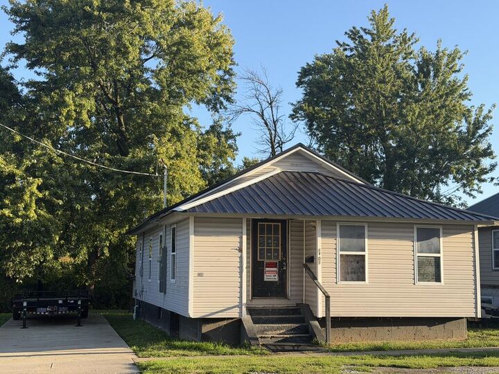 Property Photo: 1201 E Jefferson Street MO 63501