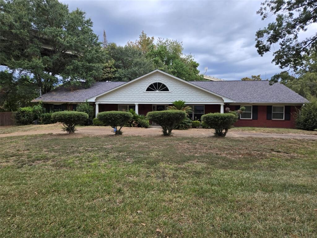 Property Photo:  5426 Briarcliff Circle  LA 71109 