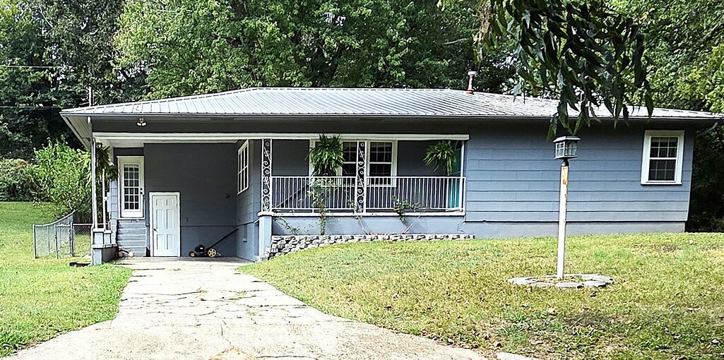 Property Photo: 708 N Oak Street AR 72601