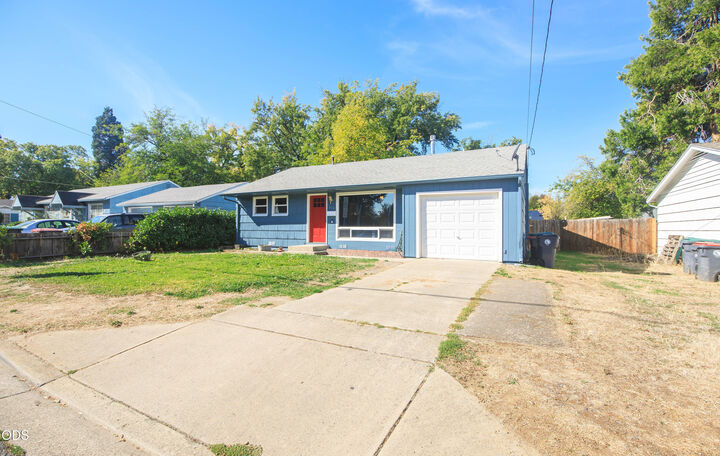 Property Photo: 716 Hamilton Street OR 97501