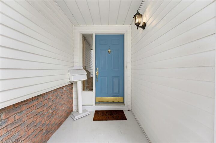 Property Photo:  35 Scott Road  ON N3C 2X5 