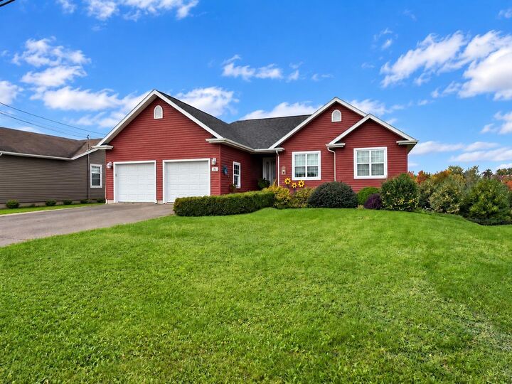 Property Photo: 21 Hillside Meadows Drive PE C0A 1H4