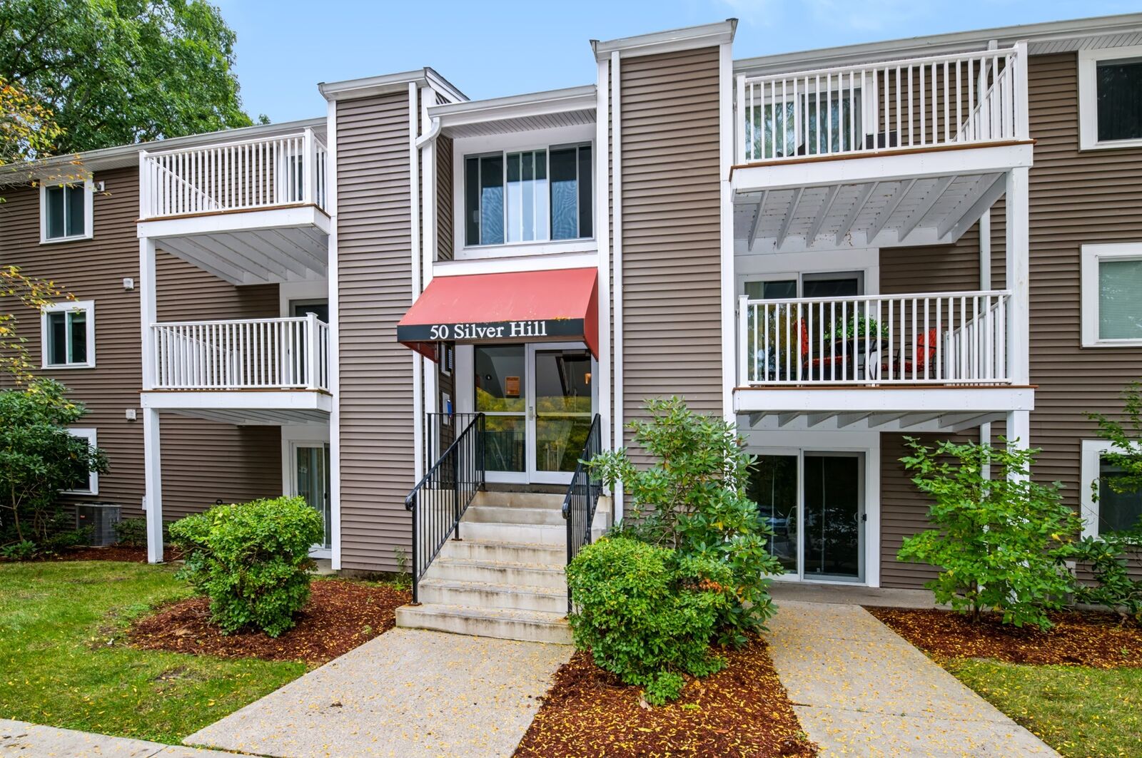 Property Photo:  50 Silver Hill Ln 5  MA 01760 