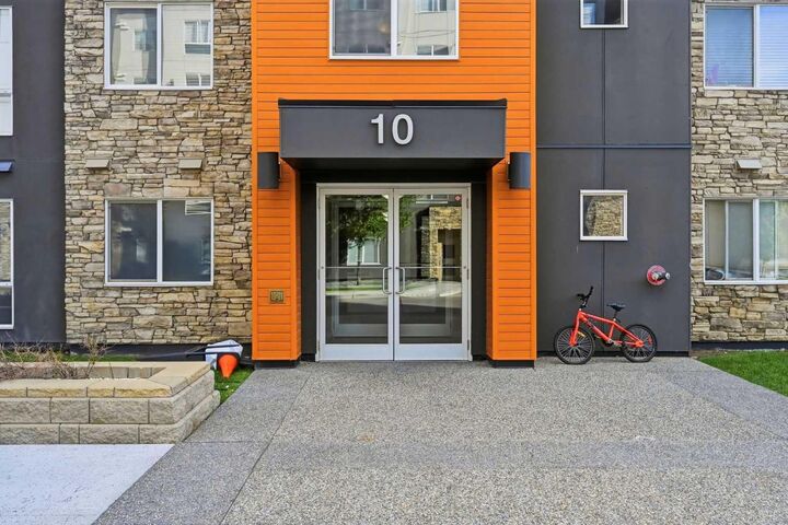 Property Photo:  10 Kincora Glen Park NW 504  AB T3R 1K1 