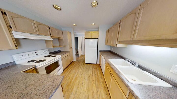 Property Photo:  8929 108 Avenue  AB T8X 1J9 