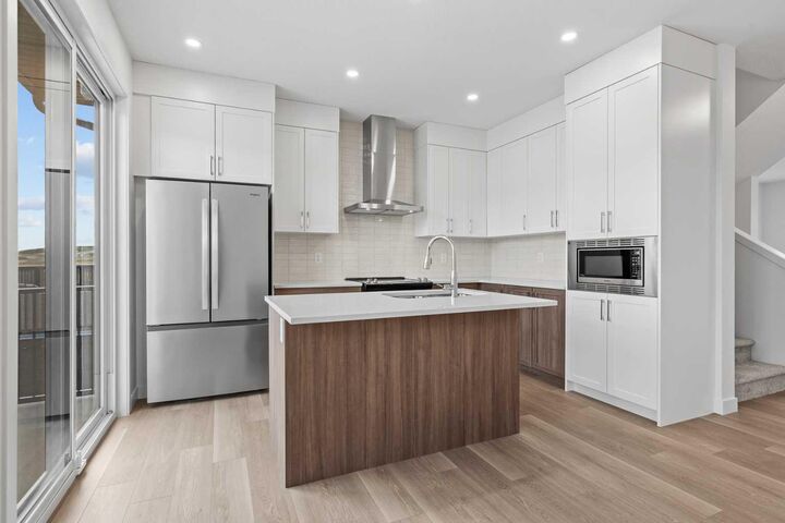 Property Photo:  9 Wild Rose Bay SW  AB T4B 5X8 