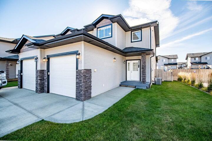 Property Photo:  21 Pinetree Close  AB T4M 0G4 