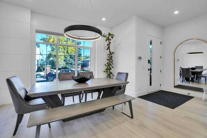 Property Photo:  1111 43 Street SW  AB T3C 2A1 