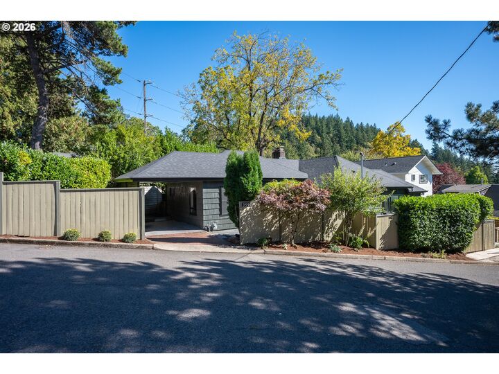 Property Photo:  3590 SW Patton Rd  OR 97221 