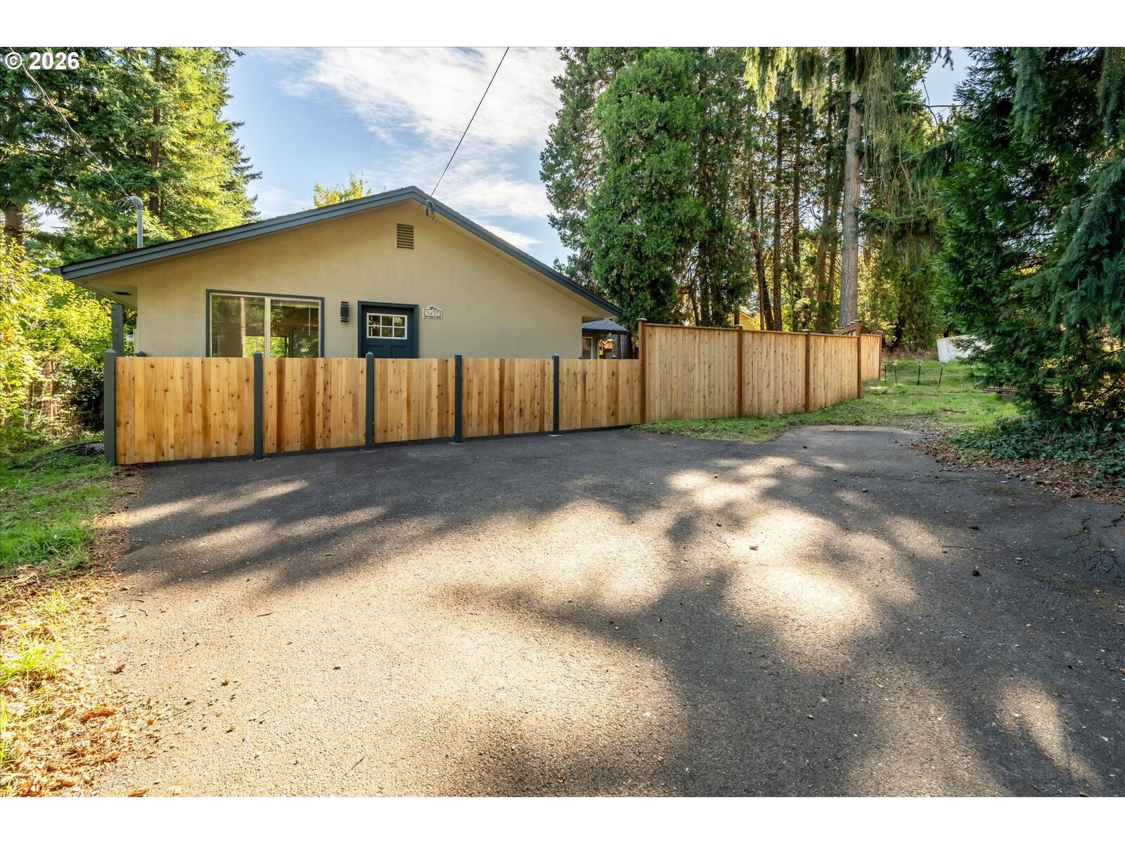 Property Photo:  3437 Storey Blvd  OR 97405 