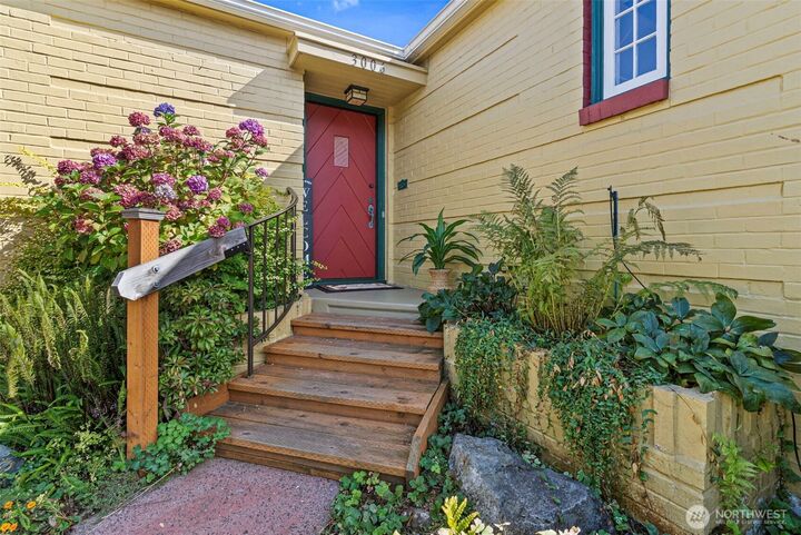 Property Photo: 3006 36th Avenue SW WA 98126