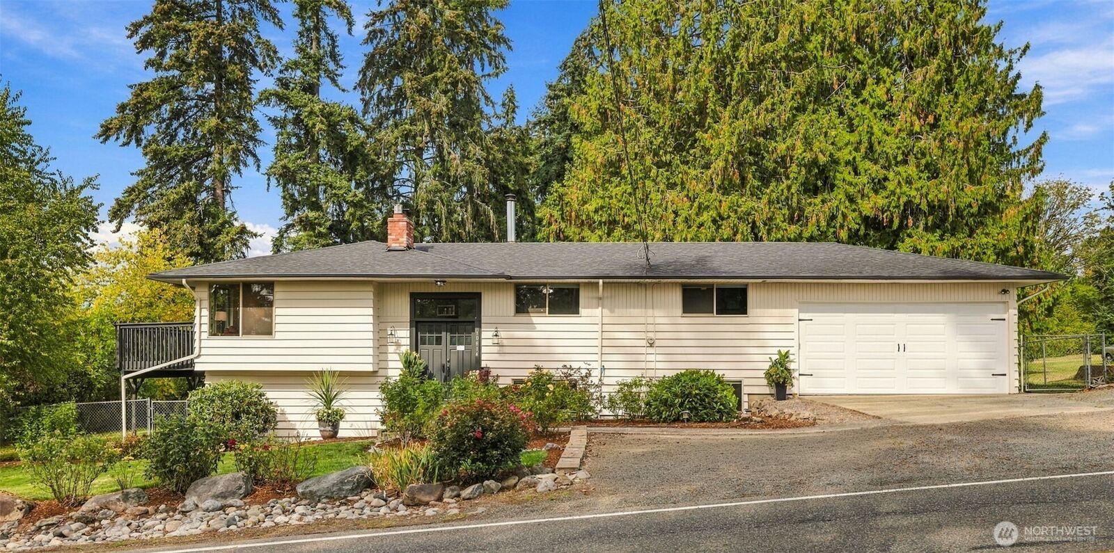 Property Photo: 10814 SE 304th Street WA 98092