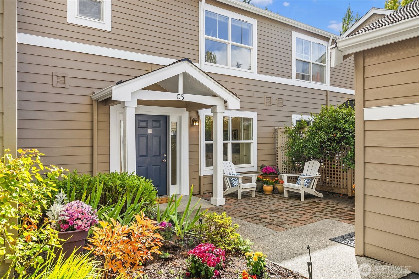 Property Photo: 1230 Weaver Road NW C-5 WA 98110