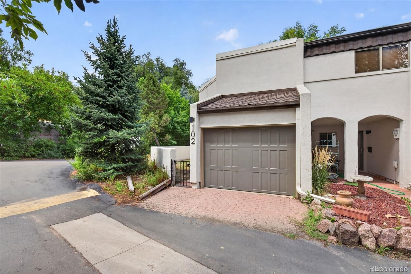 Property Photo:  102 Creekside Lane  CO 80906 