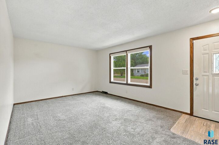 Property Photo: 4103 W Mesa Pass SD 57106-1603
