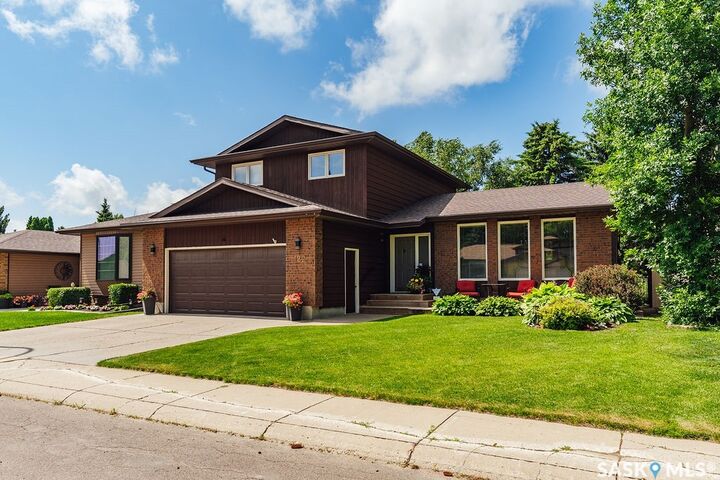 Property Photo:  122 Wakaw Crescent  SK S7J 4E2 