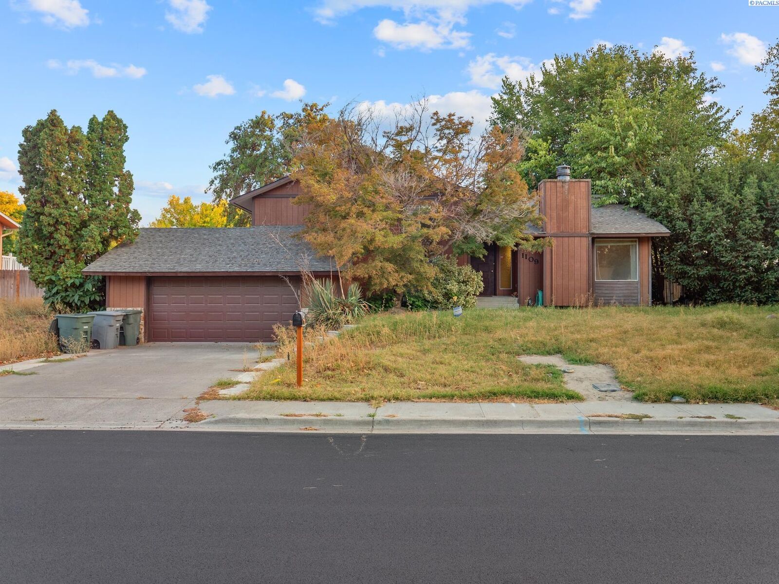 Property Photo:  1109 Catskill St  WA 99354 