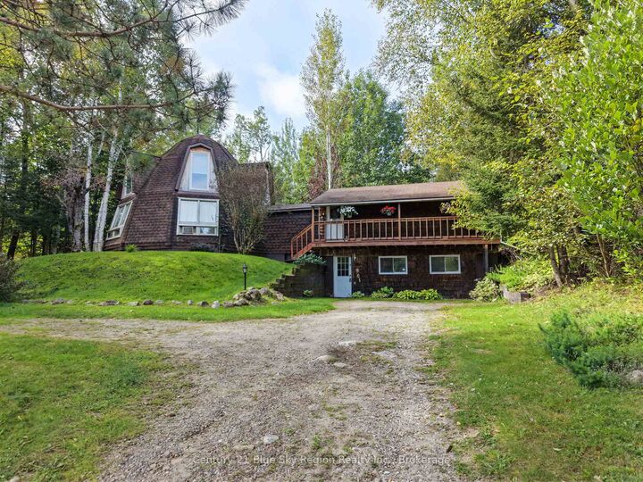Property Photo: 861 Pinecreek Road S ON P0H 1H0