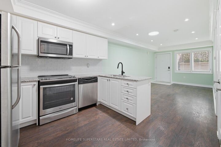 Property Photo:  8 Drummond Street 413  ON M8V 1Y8 