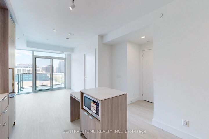 Property Photo:  6 Greenbriar Road 917  ON M2K 1B5 