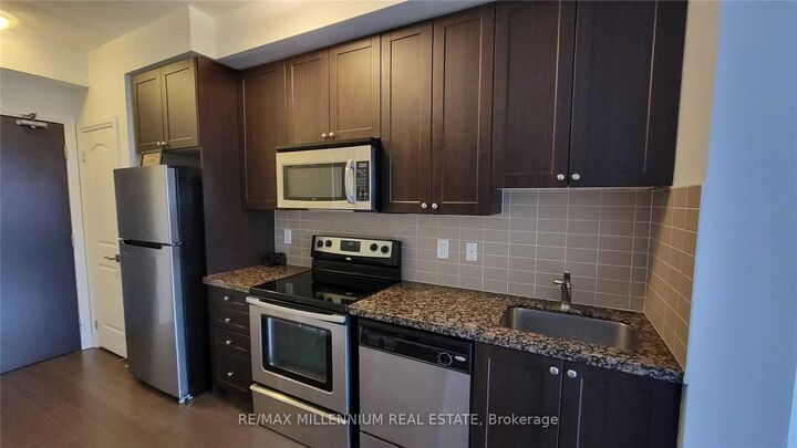 Property Photo:  1060 Sheppard Avenue Ph08  ON M3J 0G7 