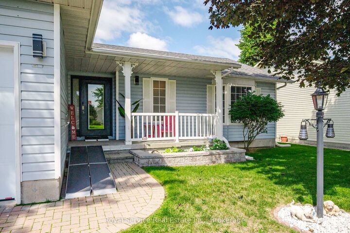 Property Photo:  11 Algonquin Trail  ON L1B 1A1 