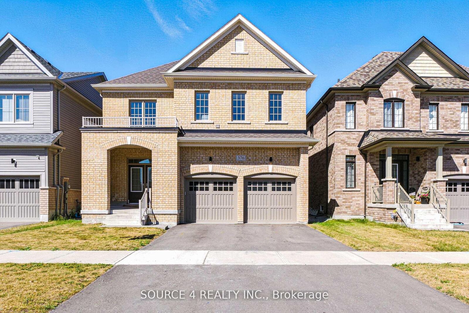 Photo de la propriété:  376 Danny Wheeler Boulevard  ON L4P 0K2 