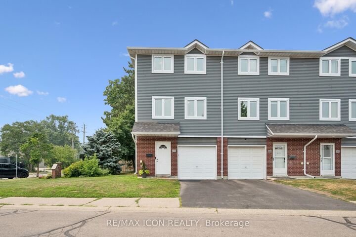 Property Photo:  38 Harris Avenue A  ON N3R 2E9 