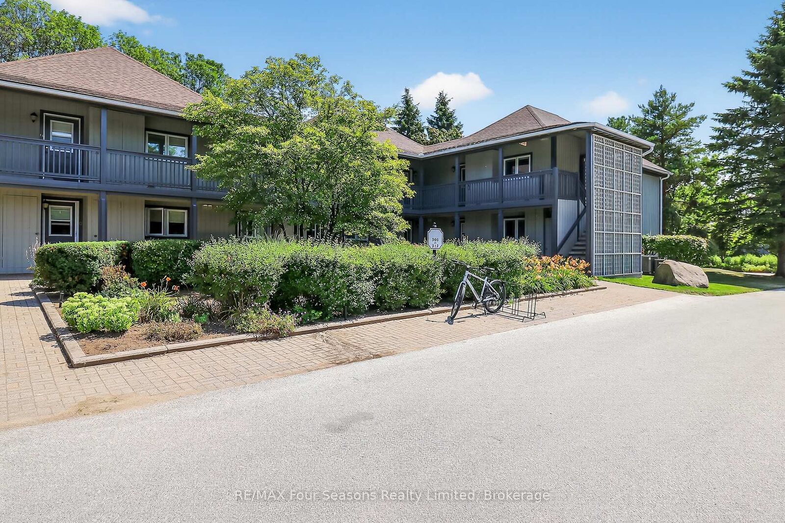 Property Photo:  312 Mariners Way  ON L9Y 5C7 