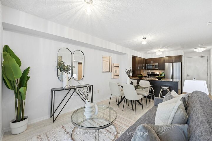 Property Photo:  800 Lawrence Avenue W 415  ON M6A 0B1 