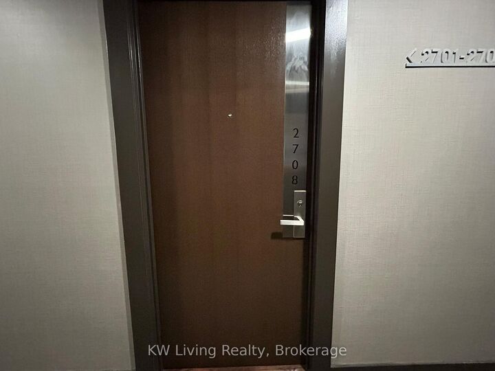 Property Photo:  70 Temperance Street 2708  ON M5H 0B1 