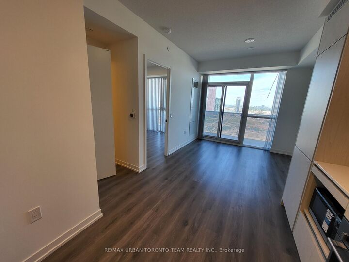 Property Photo:  28 Interchange Way 3308  ON L4K 0P8 